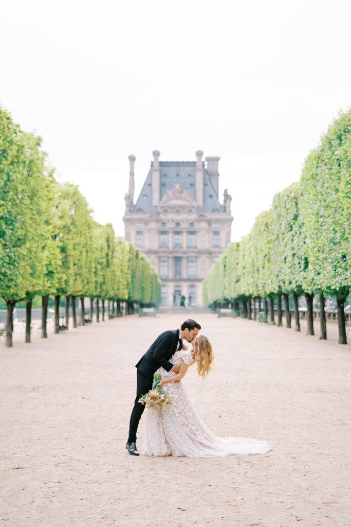 tuileries garden elopement in paris