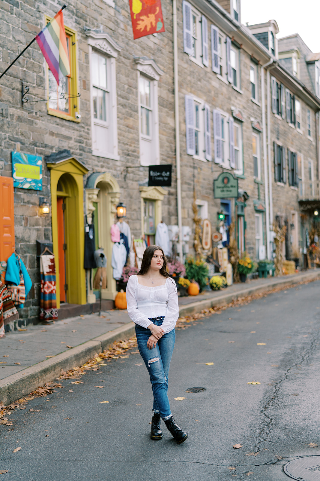 senior pictures on race street in jim thorpe