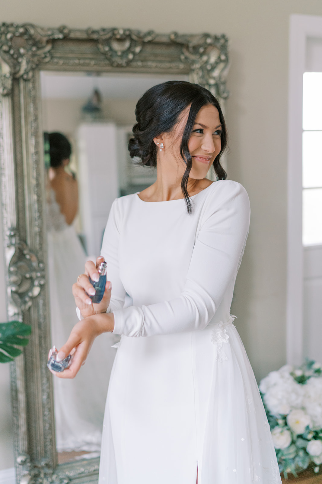 bride getting ready at wind in the willows wedding venue